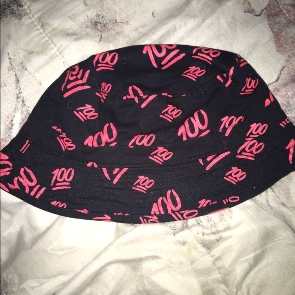 Bucket hat - Picture 2 of 2